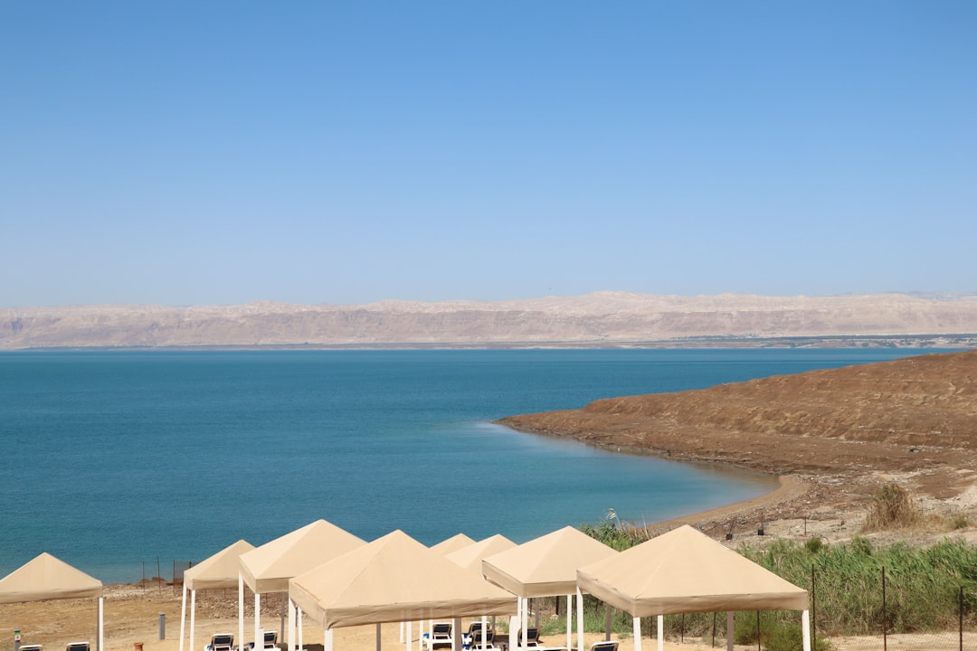 תכנון החופשה צעד אחר צעד: לינה, פעילויות ואוכל