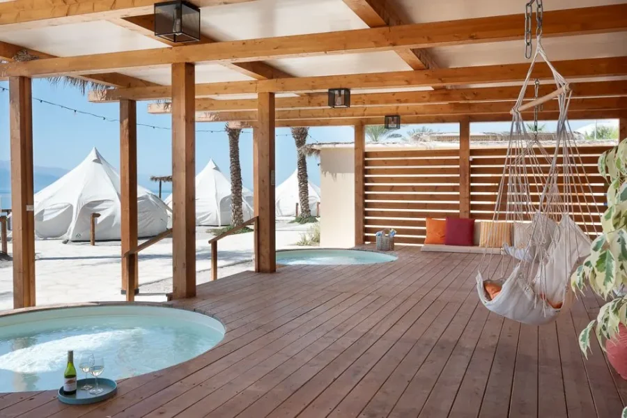 retreat-splash-pool